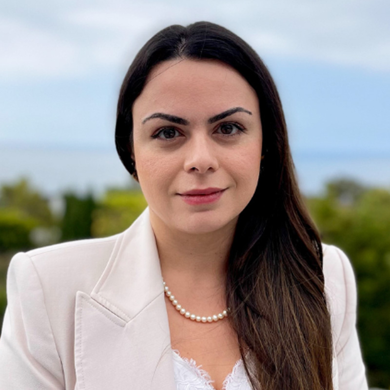Roz Razzaghmanesh
